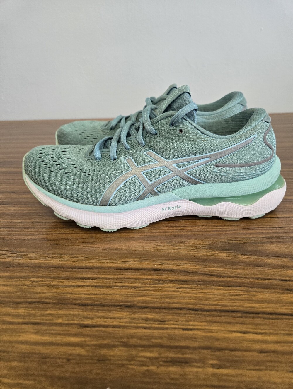 ASICS Gel Nimbus 24 Womens 7 Sage/Grey Running Sneakers 1012B201 FF Blast+ 24 cm